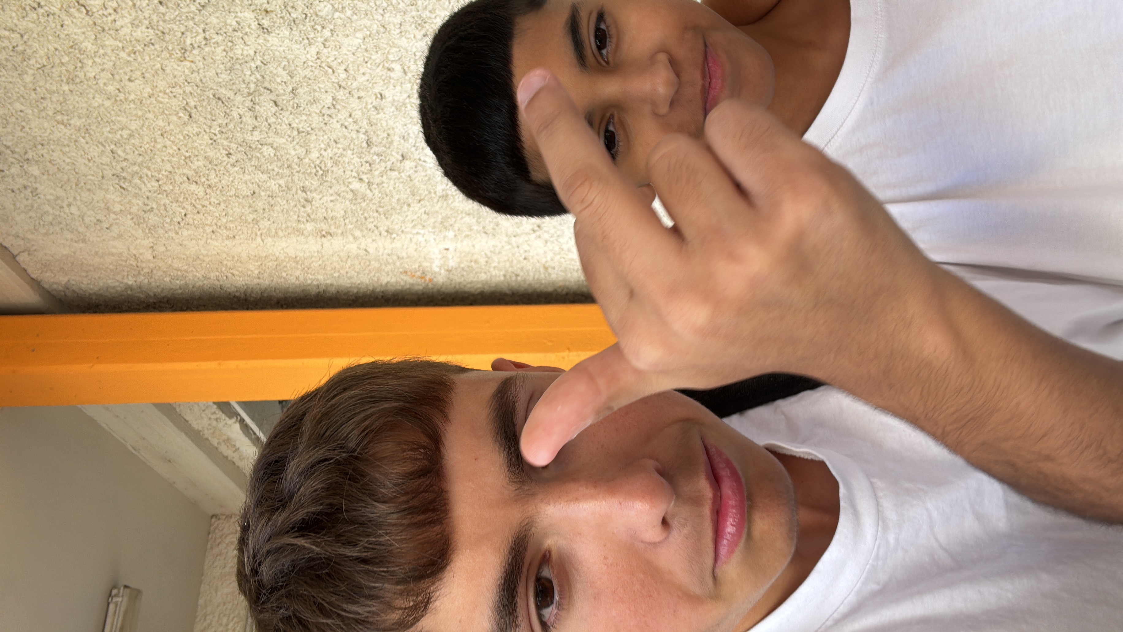 AZUOLAY
